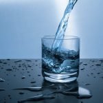 Agua vs. Bebidas Azucaradas: ¿Cuál es la Mejor Opción para la Hidratación?