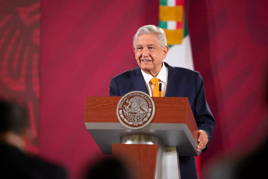 El presidente de México, Andrés Manuel López Obrador, participa en una rueda de prensa.