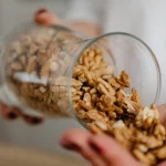 "Nueces: una fuente inagotable de nutrientes para la salud"