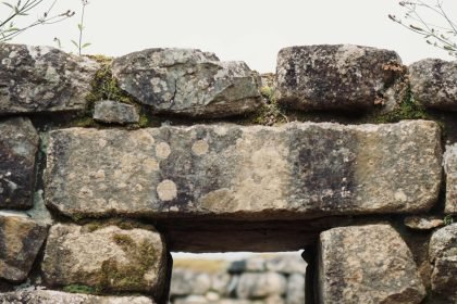 Puerta del Sol de Tiahuanaco y las Ruinas Sumerias: Un Vínculo Histórico Fascinante