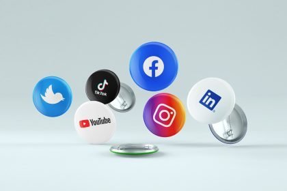 "El Poder Transformador de las Redes Sociales en la Moda: Tendencias, Desafíos y el Futuro Digital"