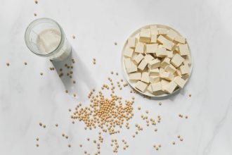 La Evolución de la Soya: De Superalimento a Controversia