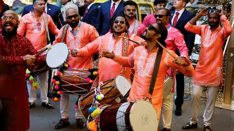 "Anant Ambani y Radhika: boda con brillo y polémica"