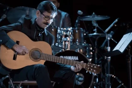 Desde Los Ángeles, Estados Unidos, Ciro Hurtado ha vuelto a captar la atención del mundo musical con su más reciente nominación a los Latin Grammy 2024 en la categoría de Mejor Álbum Folclórico.