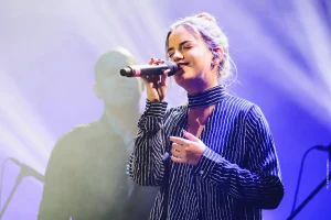 Gian Marco y su Hija Nicole Zignago Brillan en los Latin Grammy 2024: Un Momento de Emoción Familiar y Talento Latino