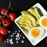 "5 Alimentos Clave para Perder Peso en el Desayuno: Nutrición, Energía y Saciedad para Comenzar el Día"