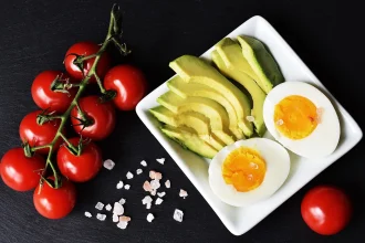 "5 Alimentos Clave para Perder Peso en el Desayuno: Nutrición, Energía y Saciedad para Comenzar el Día"