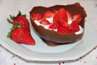 "Deliciosas Recetas con Fresas: Postres, Platos Salados y Bebidas Refrescantes"