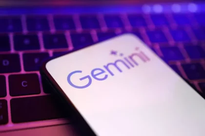 En el vertiginoso mundo de la tecnología, donde la inteligencia artificial (IA) avanza a pasos agigantados, Google ha dado un nuevo golpe sobre la mesa con la expansión de su asistente conversacional Gemini Live.