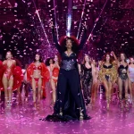 Victoria's Secret, la icónica marca de lencería, resurge en Nueva York después de una pausa de seis años con su desfile legendario, pero esta vez, con una propuesta completamente renovada. Este esperado regreso fue transmitido en plataformas como Prime Video, YouTube, TikTok e Instagram