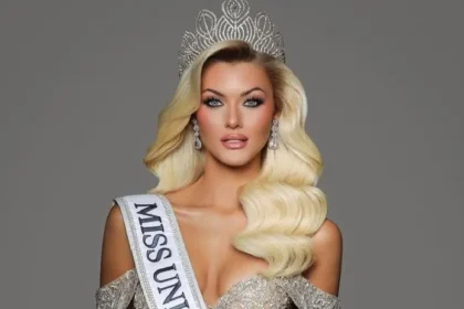 El certamen de Miss Universo 2024 será recordado como un evento de gran relevancia histórica, especialmente para Dinamarca. Victoria Kjær Theilvig, una joven de 21 años, se convirtió en la primera representante danesa en ganar la corona, logrando lo que ninguna otra concursante de su país había conseguido en los 73 años de historia del certamen. Su victoria no solo marcó un hito para su nación, sino que también dejó una huella imborrable en el panorama internacional.