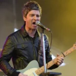 El mundo de la música recibió recientemente una doble dosis de emoción: el anuncio del regreso de Oasis y la subasta de una guitarra histórica utilizada por Noel Gallagher, pieza central en la etapa dorada de la banda británica. Esta combinación de noticias no solo ha avivado el fervor entre los seguidores del grupo, sino que también ha puesto en primer plano el legado de una de las bandas más influyentes de la música pop y britpop.