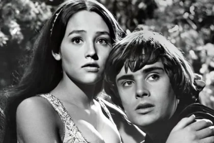 Olivia Hussey, la icónica actriz británica nacida en Buenos Aires, Argentina, dejó un legado imborrable en la industria cinematográfica. Reconocida mundialmente por su papel como Julieta en la adaptación de Romeo y Julieta (1968) de Franco Zeffirelli, Hussey se convirtió en un símbolo de talento y belleza. Su fallecimiento el 27 de diciembre de 2023, a los 73 años, marca el fin de una era, pero su legado sigue vivo a través de sus memorables interpretaciones.