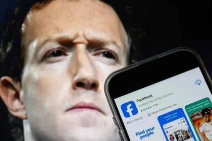 Meta, la compañía detrás de Facebook e Instagram, anunció recientemente un giro radical en su política de moderación de contenido. La empresa dirigida por Mark Zuckerberg ha decidido eliminar el uso de verificadores de datos independientes en sus plataformas, sustituyéndolos por un sistema denominado "notas comunitarias". Este cambio, similar al sistema implementado por X (antes Twitter), ha generado reacciones divididas entre defensores de la libertad de expresión y críticos que advierten sobre el posible aumento de desinformación.