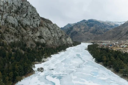 El río Hudson congelado Impacto climático y el sorprendente fenómeno natural impresionante en este 2025