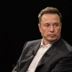 El magnate tecnológico Elon Musk, propietario de X (anteriormente Twitter), enfrenta un nuevo obstáculo legal. La Comisión de Bolsa y Valores de Estados Unidos (SEC, por sus siglas en inglés) ha presentado una demanda en su contra, alegando violaciones a las leyes de valores relacionadas con su adquisición de Twitter en 2022. Este caso, interpuesto en un tribunal federal de Washington D.C., destaca las complejidades y tensiones entre Musk, la regulación financiera y el panorama político de Estados Unidos.