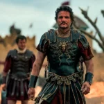 Gladiador 2, una de las películas más esperadas y exitosas de 2024, llega para cautivar tanto a las nuevas generaciones como a los fanáticos de la cinta original. Dirigida nuevamente por el maestro Ridley Scott, esta secuela llega 25 años después del icónico estreno de Gladiador en el 2000. Protagonizada por Paul Mescal como Lucio Vero, la cinta ha sido un éxito rotundo tanto en taquilla como en crítica. Ahora, los amantes del cine histórico y de acción tienen la oportunidad de disfrutarla desde la comodidad de sus hogares a través de diversas plataformas digitales.