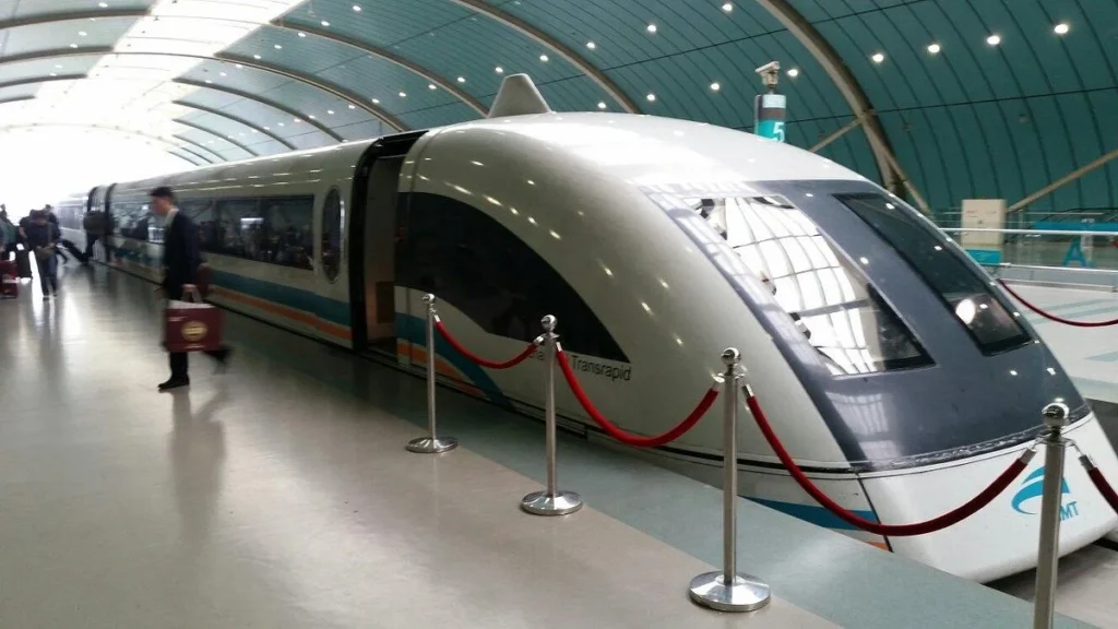 "Shanghai Maglev: velocidad sin límites"/EFE