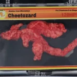 El mundo de los coleccionables ha alcanzado un nuevo nivel de extravagancia con la reciente subasta de un Cheeto con una forma peculiar que recuerda al icónico Charizard de la franquicia Pokémon. Apodado "Cheetozard", este inusual snack ha causado revuelo en las redes sociales y ha captado la atención de los fanáticos de Pokémon y los coleccionistas de objetos raros. La fiebre por este tipo de artículos ha llegado a tal punto que el Cheetozard se vendió en una subasta por la asombrosa suma de 87,840 dólares estadounidenses.
