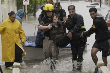 Bahía Blanca bajo el agua La tragedia que dejó 10 muertos y una ciudad en emergencia