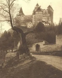 "Los 10 Castillos Más Embrujados del Mundo: Historias de Fantasmas, Leyendas Oscuras y Fenómenos Paranormales" 2 "Los 10 Castillos Más Embrujados del Mundo: Historias de Fantasmas, Leyendas Oscuras y Fenómenos Paranormales"