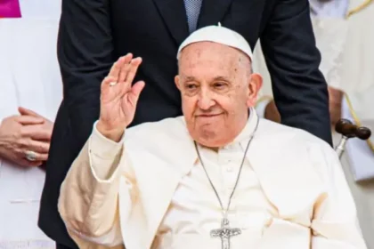 El papa Francisco rompe el silencio Escucha su emotivo mensaje de voz desde el hospital, reconfortantes noticias este 7 de marzo