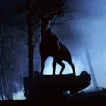 La industria del cine de terror ha encontrado un nuevo nicho en la reimaginación oscura de personajes infantiles clásicos. Siguiendo la senda de Winnie the Pooh: Sangre y Miel, ahora es el turno de Bambi: The Reckoning, una película que promete transformar al tierno cervatillo de la infancia en una criatura temible y sedienta de venganza. Con un estreno programado para el verano de 2025, este filme dirigido por Dan Allen busca sorprender y aterrorizar a las audiencias con una versión completamente distinta del personaje.