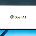 En los últimos años, la inteligencia artificial (IA) ha irrumpido con fuerza en el mundo laboral, generando tanto entusiasmo como preocupación. Sin embargo, mientras muchos temían que la IA les robara el trabajo, las últimas filtraciones sugieren una realidad distinta: los agentes de IA avanzados que planea lanzar OpenAI podrían ser tan costosos que solo unas pocas empresas podrán permitirse su contratación. Con tarifas que oscilan entre los 2.000 y 20.000 dólares mensuales, la revolución de la IA podría salir más cara de lo esperado.