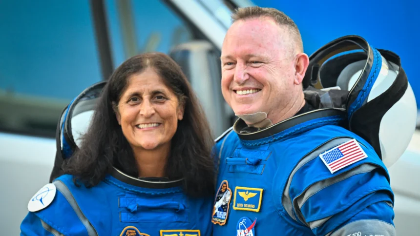 Lo que comenzó como una misión espacial de apenas una semana se transformó en una prolongada odisea de 286 días en órbita. Los astronautas Sunita “Suni” Williams y Barry “Butch” Wilmore, quienes despegaron en junio de 2024 a bordo de la cápsula Starliner de Boeing, finalmente rompieron el silencio tras su regreso a la Tierra. En una emotiva conferencia de prensa desde el Centro Espacial Johnson de la NASA, compartieron su experiencia, los desafíos técnicos enfrentados y su visión del futuro de la exploración espacial.