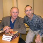 La historia de amor entre el actor ganador del Oscar, Gene Hackman, y su esposa Betsy Arakawa terminó abruptamente y en circunstancias tan extrañas como inquietantes. Un reporte policial publicado recientemente ha arrojado luz sobre los últimos días de la pareja en su hogar de Santa Fe, Nuevo México, revelando detalles escalofriantes que vinculan enfermedades respiratorias, búsquedas médicas en línea y la posible exposición al hantavirus, un virus mortal transmitido por roedores.