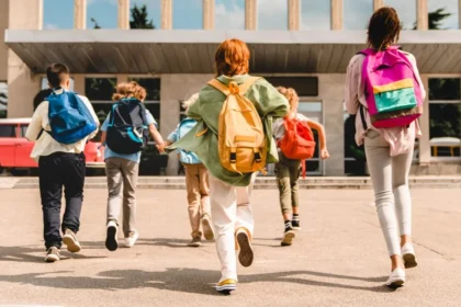 “5 Poderosos Consejos de una Pediatra para Dominar la Pubertad Temprana en la Era Digital”