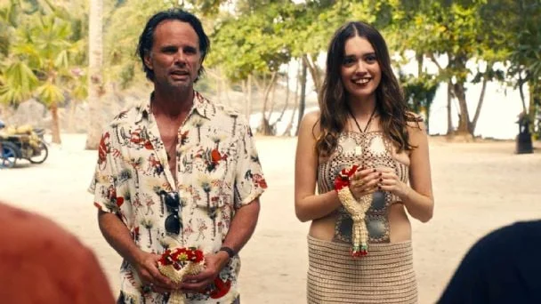 La tercera temporada de 'The White Lotus', la exitosa antología de HBO creada por Mike White, ha llegado a su dramático cierre. Ambientada en un lujoso resort en Tailandia, la entrega mantuvo en vilo a los espectadores desde el primer episodio, comenzando con un cadáver misterioso que finalmente fue revelado en el impactante episodio final. A continuación, desglosamos los momentos clave que definieron el desenlace de esta fascinante trama cargada de drama, intriga y tragedia.