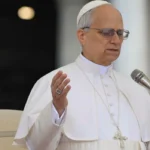 La situación en la Franja de Gaza ha captado la atención mundial debido a la grave crisis humanitaria que enfrentan sus habitantes. En este contexto, el Papa León XIV, en su primera audiencia general como pontífice, ha alzado su voz para pedir a Israel que permita la entrada de ayuda humanitaria y cese las hostilidades. Este mensaje, pronunciado el 21 de mayo de 2025 en la Plaza de San Pedro, resuena como un eco de esperanza en un mundo marcado por conflictos. A continuación, exploramos el impacto de sus palabras, el trasfondo de la crisis en Gaza y las respuestas internacionales, basándonos en fuentes confiables y recientes.