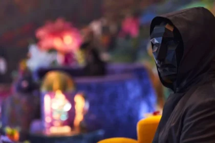 Junio de 2025 llega con una explosión de entretenimiento en Netflix. La plataforma de streaming ha preparado un catálogo repleto de series, películas y documentales que prometen capturar la atención de todos los públicos. Desde el esperado desenlace de El Juego del Calamar hasta el regreso de Rosario Tijeras, pasando por producciones originales y eventos en vivo, este mes tiene algo para todos. A continuación, te contamos todo sobre los estrenos más destacados, optimizados para que no te pierdas ni un detalle de lo que llega a Netflix.