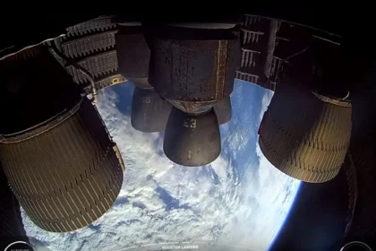 SpaceX ha estado desarrollando el cohete Starship con la visión de crear un vehículo completamente reutilizable capaz de llevar humanos y carga al espacio profundo. Este megacohete, compuesto por la etapa superior Starship y el propulsor Super Heavy, busca reducir los costos de los viajes espaciales y hacer posible la colonización de Marte. Cada prueba de vuelo es un paso crucial para perfeccionar esta tecnología.