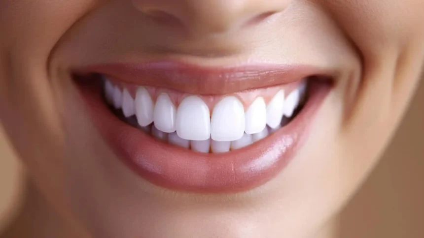 "Alimentos para blanquear los dientes de forma natural: guía completa para una sonrisa más blanca y saludable"