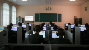 En los últimos días, un apagón masivo de internet en Corea del Norte ha captado la atención de expertos y analistas internacionales. Este evento, que dejó sin conexión a sitios web gubernamentales, medios estatales y sistemas internos, ha generado un sinfín de preguntas sobre sus causas y consecuencias. ¿Qué provocó esta interrupción? ¿Es un problema técnico interno o algo más?