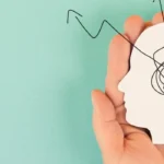 Catástrofes Mentales: Top 10 Significados Psicológicos de Por Qué Muchas Personas Viven Anticipando lo Peor